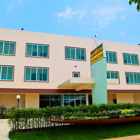Hotel The Family Grand Udon Thani Exterior foto